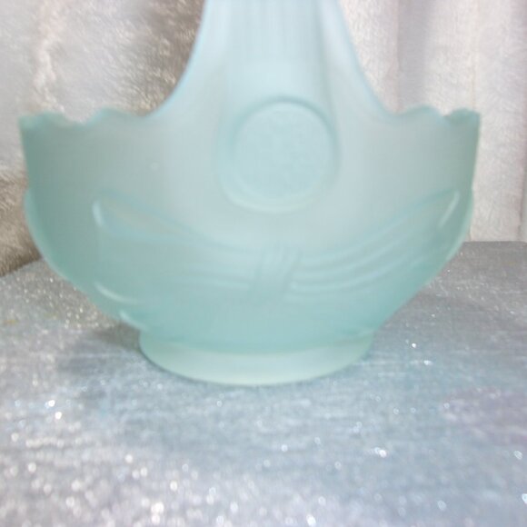 H-267 IMPERIAL GLASS FROSTED BLUE SPLIT HANDLE BASKET - Picture 4 of 15